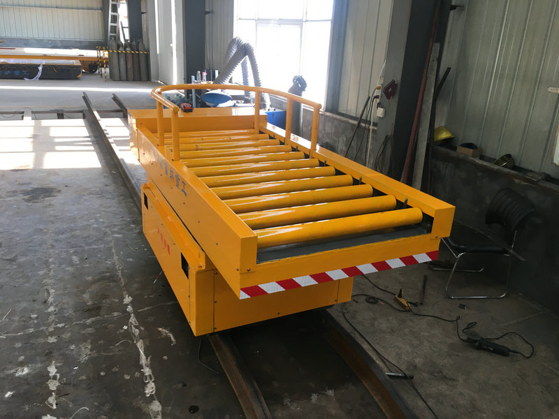 3T Rail pārvērš elektrisko plakanu grozu ar liftu